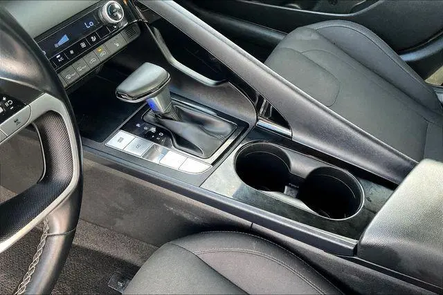 2021 Hyundai Elantra - $14,240