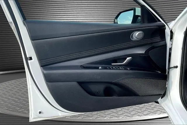 2021 Hyundai Elantra - $14,240