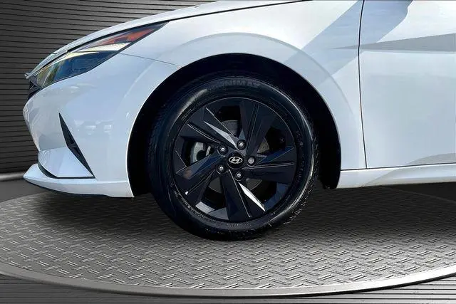 2021 Hyundai Elantra - $14,240