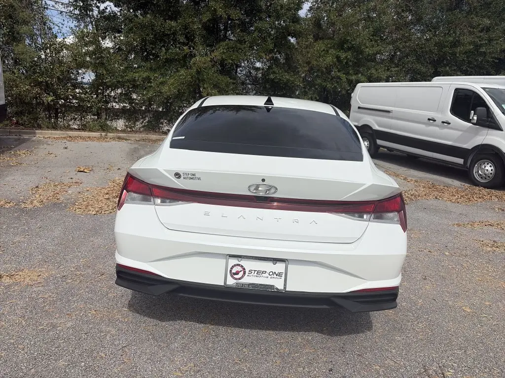 2021 Hyundai Elantra - $16,710