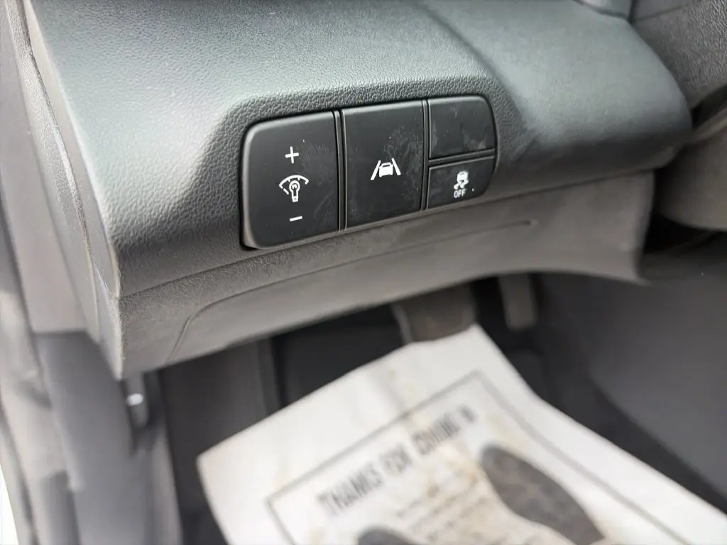 2021 Hyundai Elantra - $16,710
