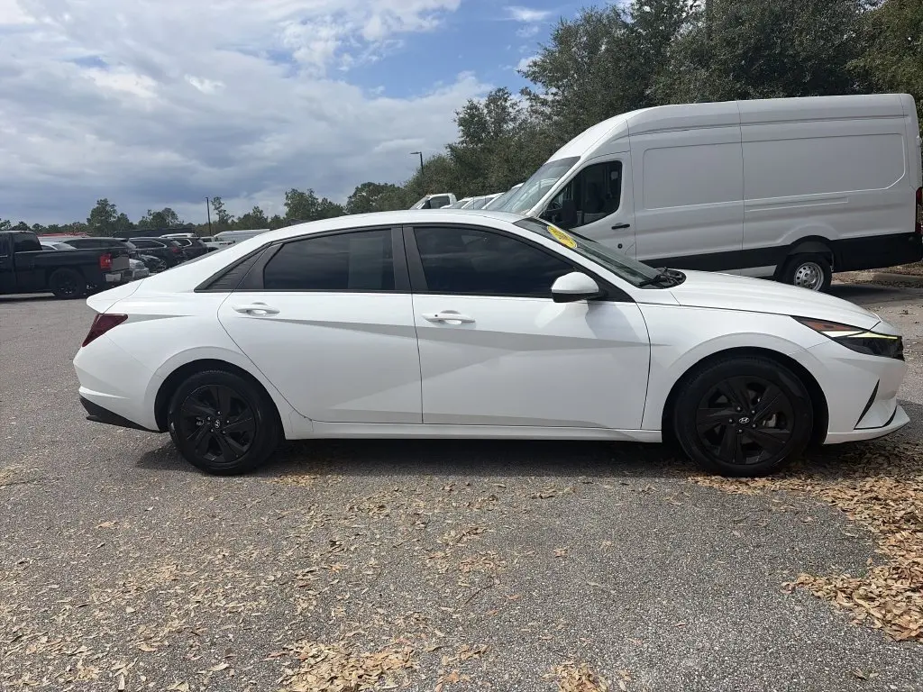 2021 Hyundai Elantra - $16,710