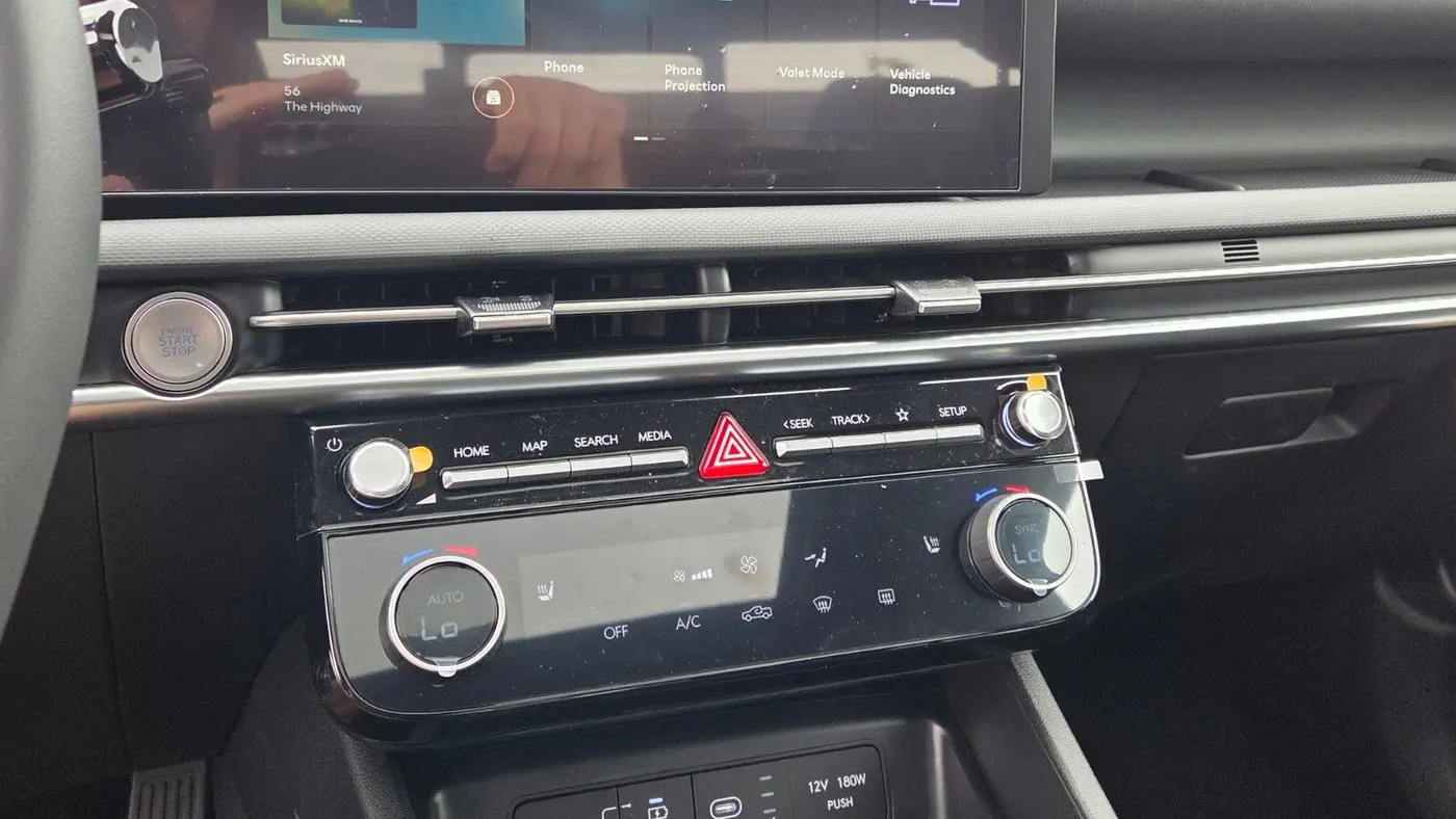 2026 Hyundai SANTA CRUZ SEL Activity