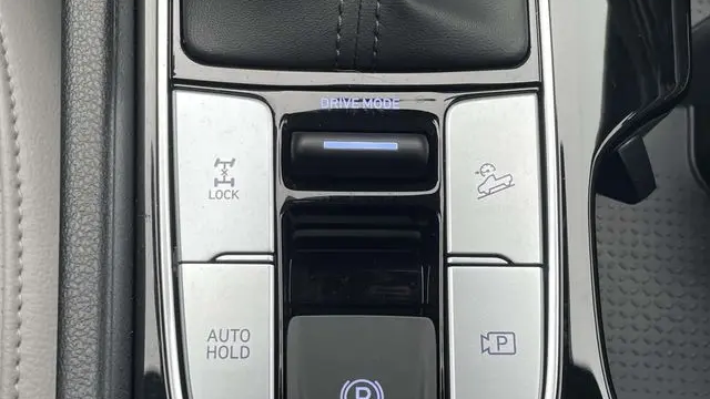 2025 Hyundai SANTA CRUZ SEL Activity