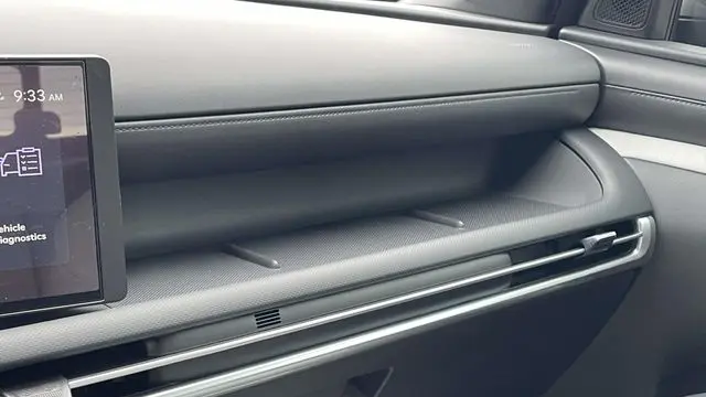 2025 Hyundai SANTA CRUZ SEL Activity