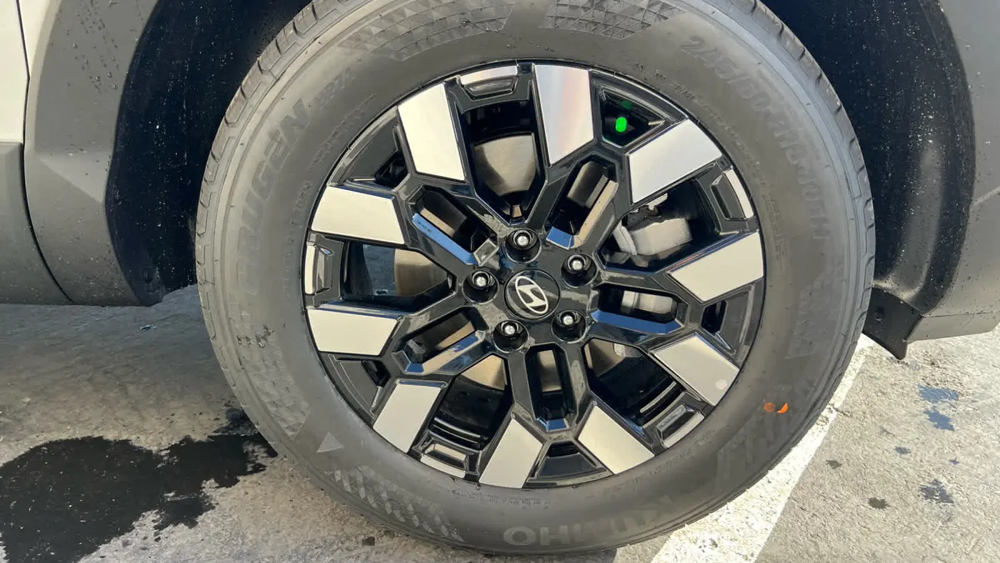 2026 Hyundai SANTA CRUZ SEL Activity