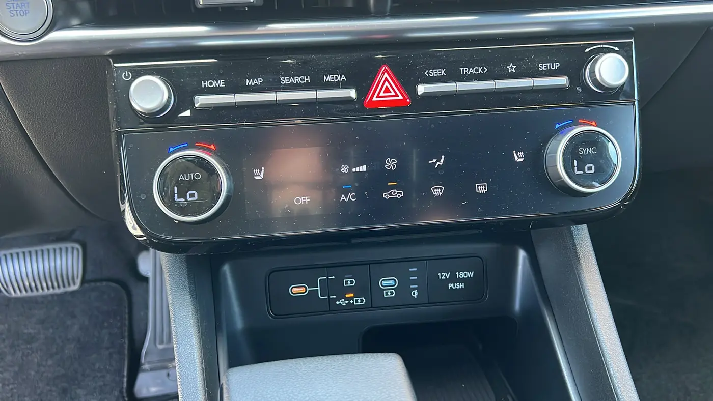 2025 Hyundai SANTA CRUZ SEL Activity