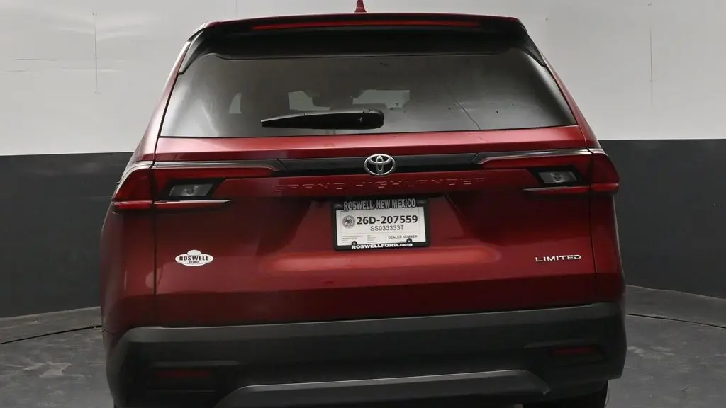 2025 Toyota Grand Highlander LE