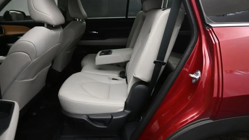 2025 Toyota Grand Highlander LE