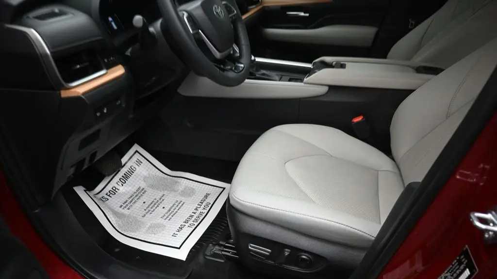 2025 Toyota Grand Highlander LE