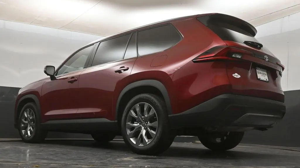 2025 Toyota Grand Highlander LE