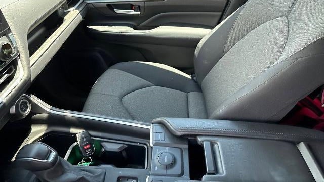 2025 Toyota Grand Highlander LE