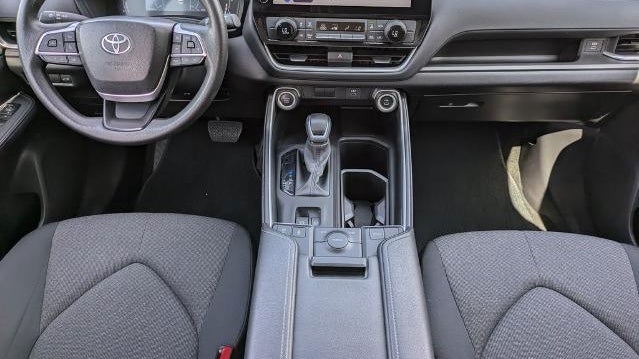 2025 Toyota Grand Highlander LE