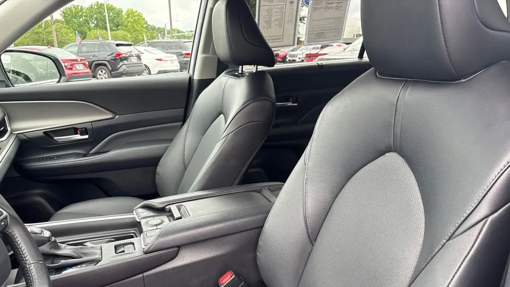 2025 Toyota Grand Highlander LE