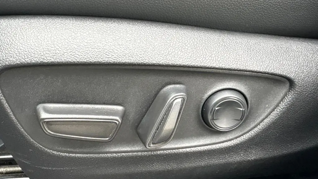 2025 Toyota Grand Highlander LE