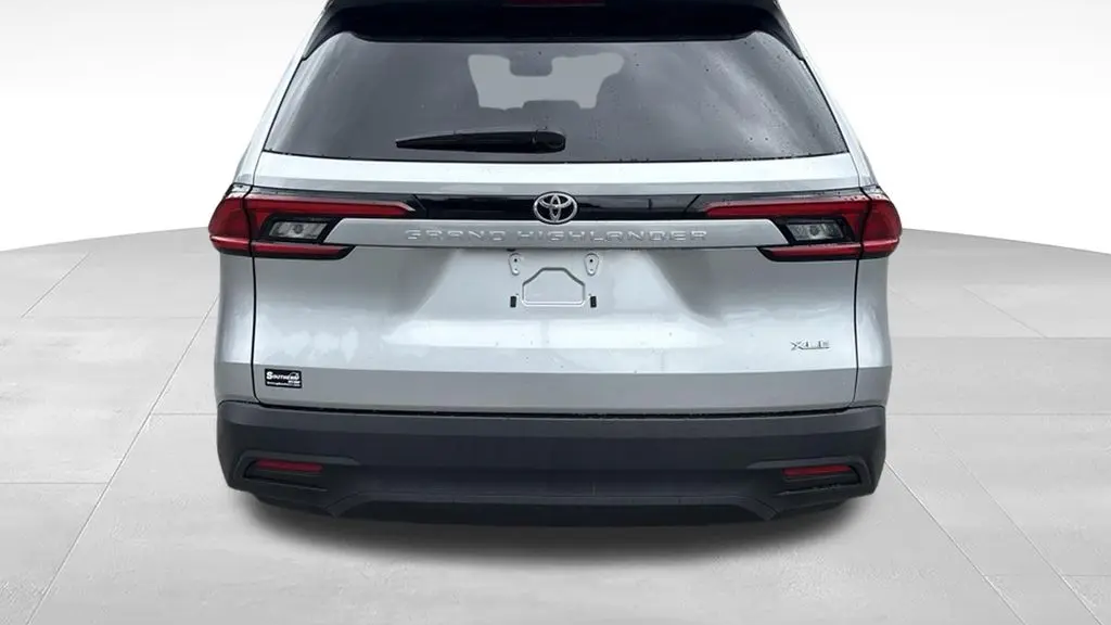 2025 Toyota Grand Highlander LE