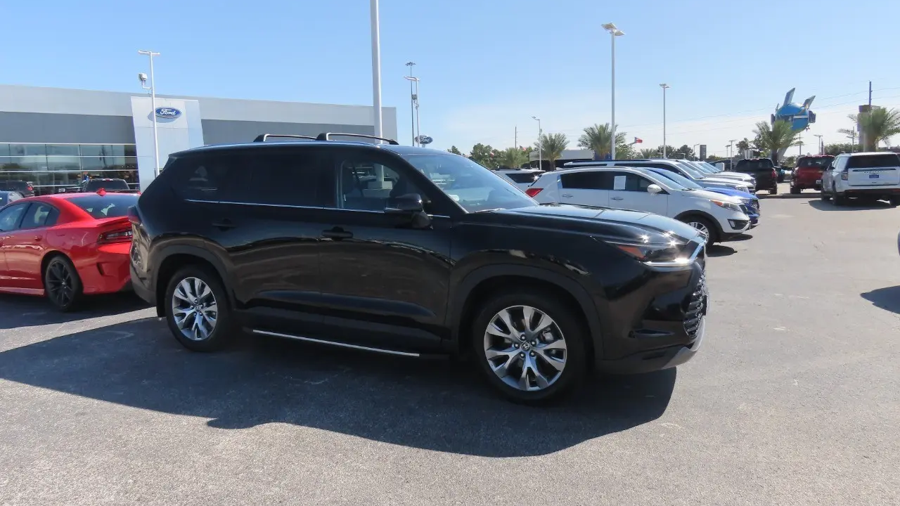2025 Toyota Grand Highlander LE