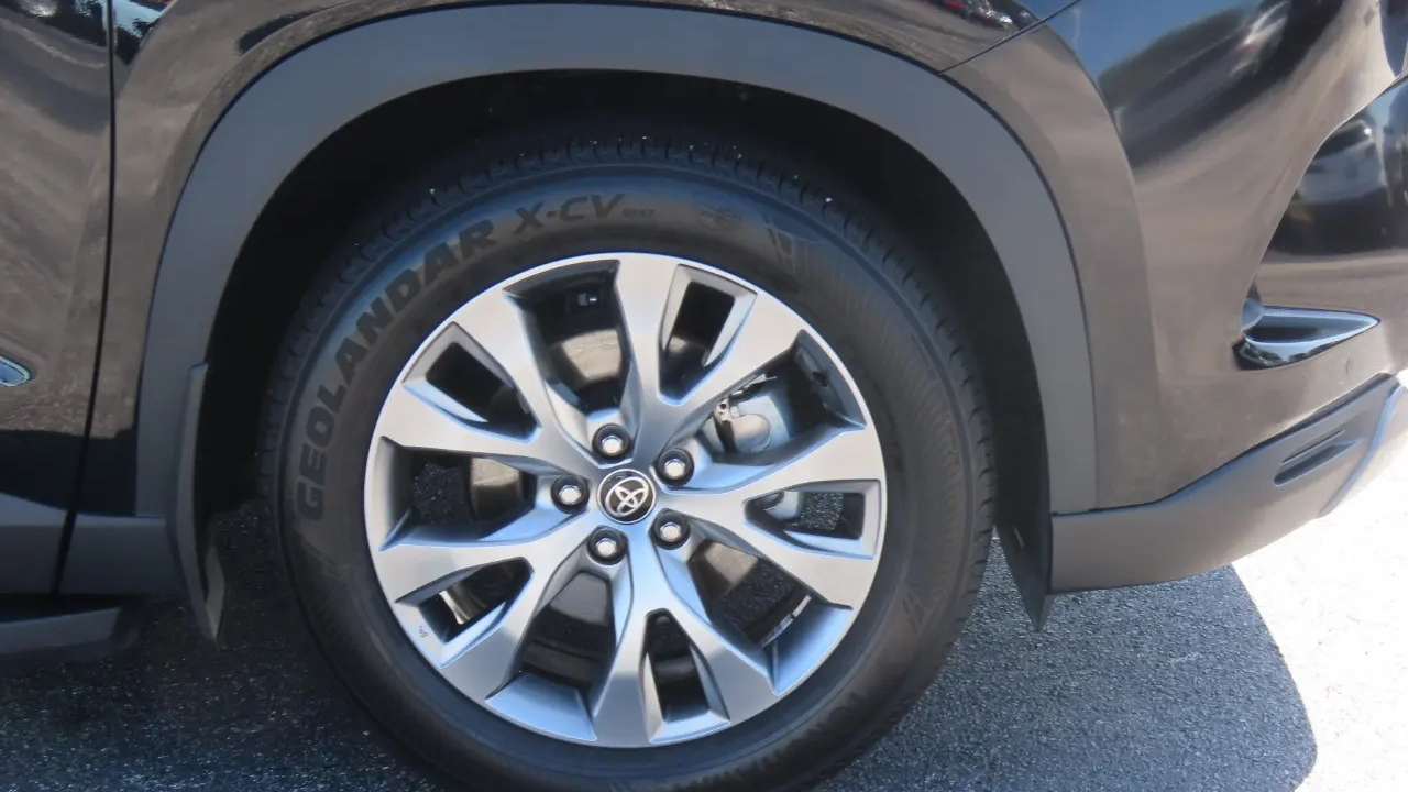 2025 Toyota Grand Highlander LE