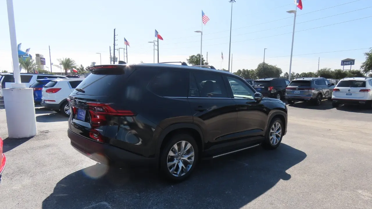 2025 Toyota Grand Highlander LE