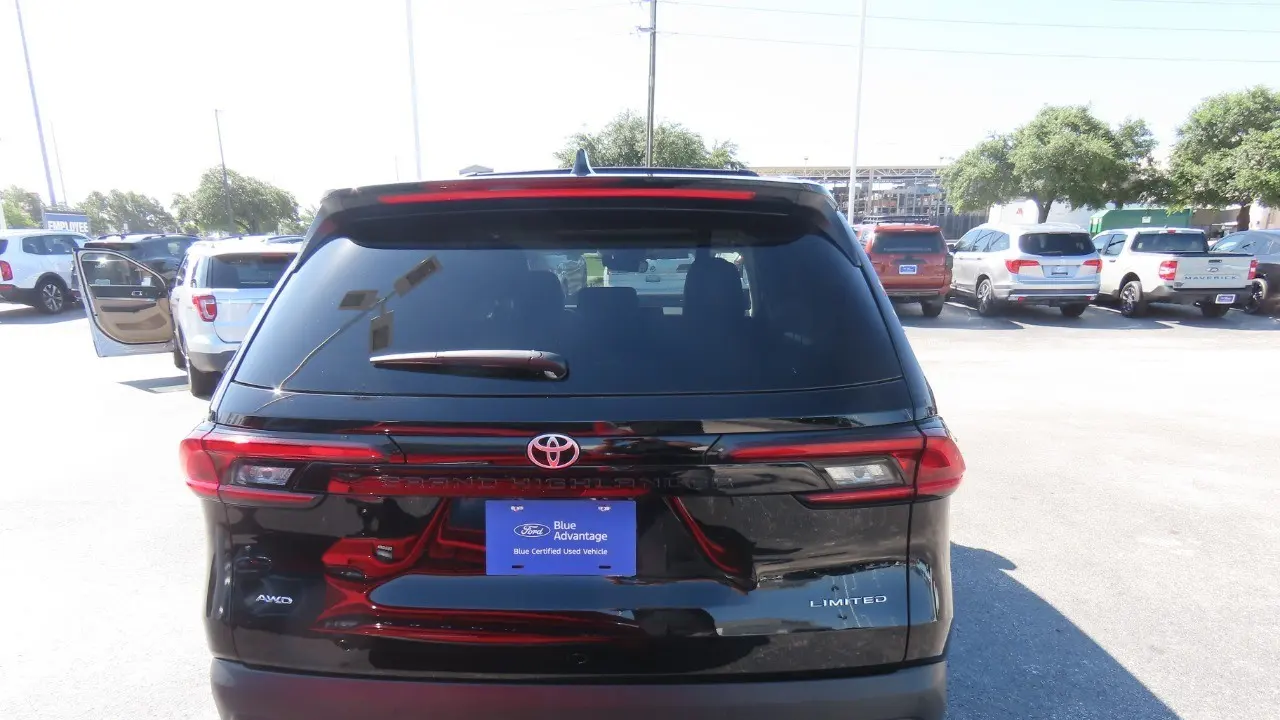 2025 Toyota Grand Highlander LE