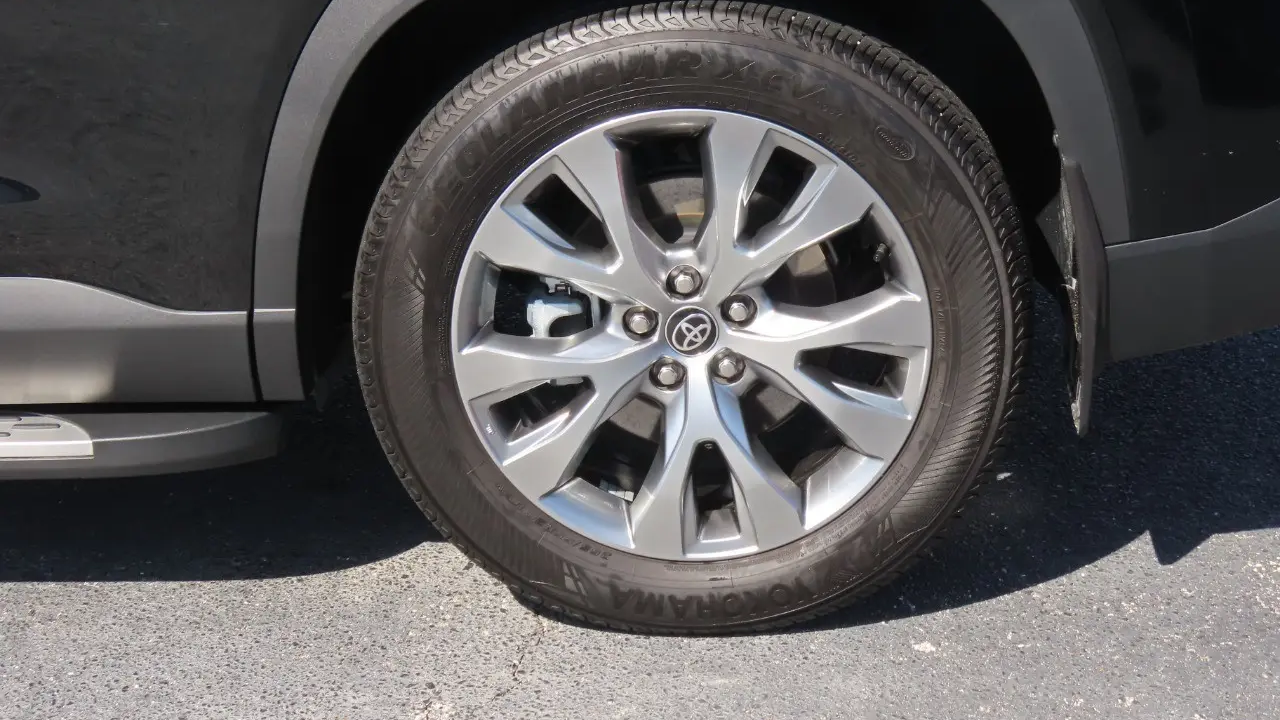 2025 Toyota Grand Highlander LE
