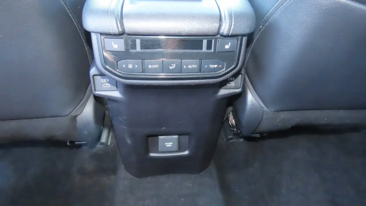 2025 Toyota Grand Highlander LE