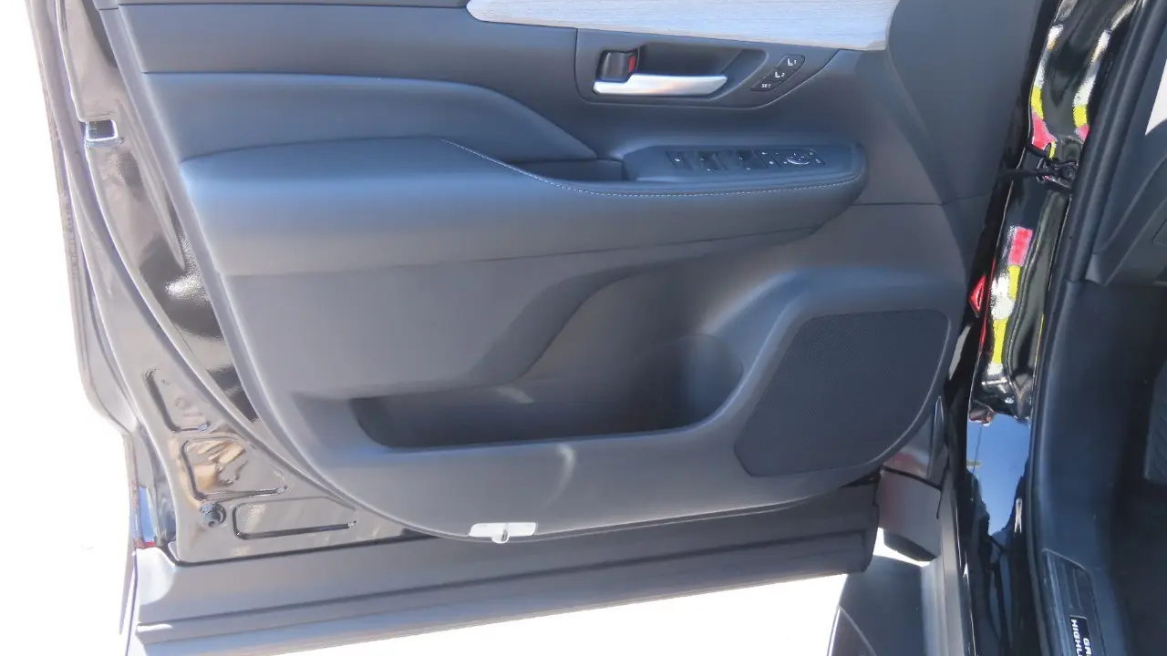2025 Toyota Grand Highlander LE