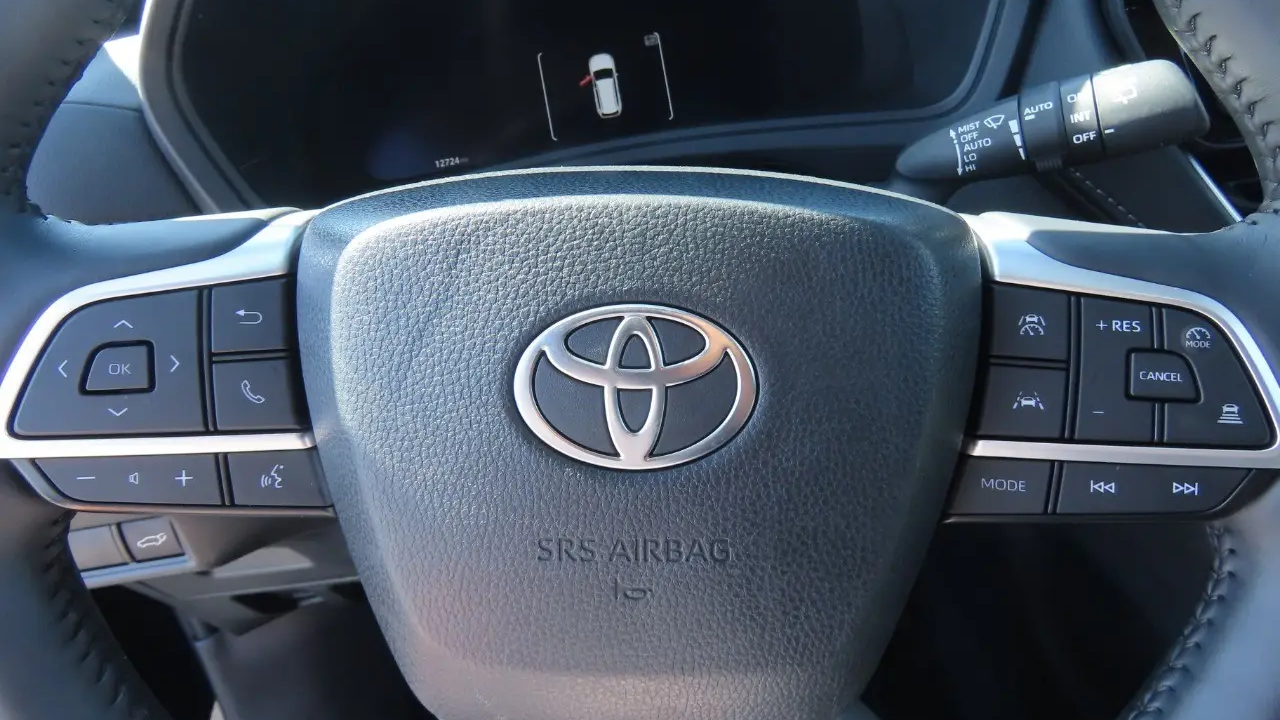 2025 Toyota Grand Highlander LE