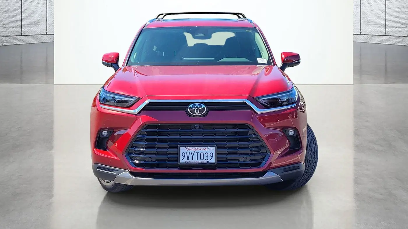 2025 Toyota Grand Highlander LE