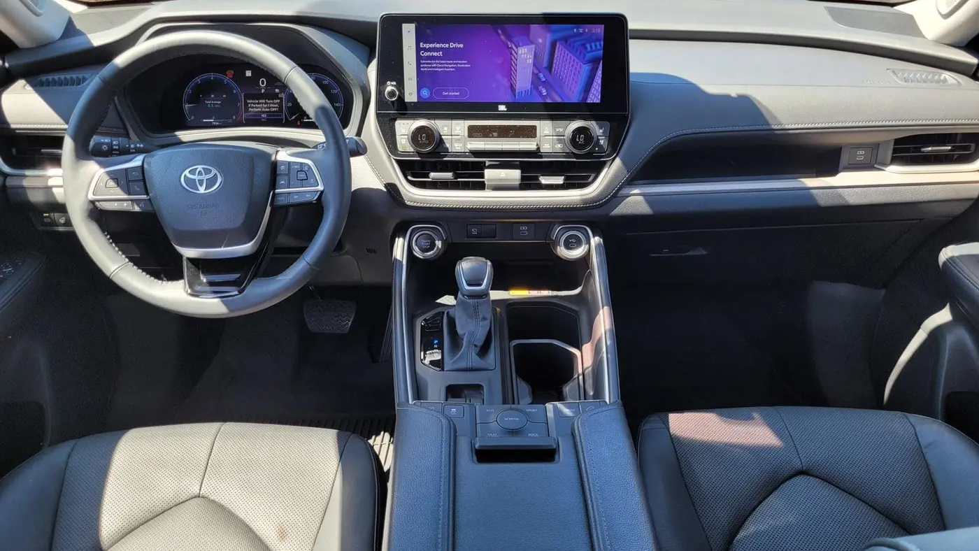 2025 Toyota Grand Highlander LE