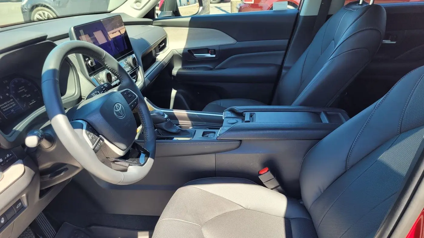 2025 Toyota Grand Highlander LE