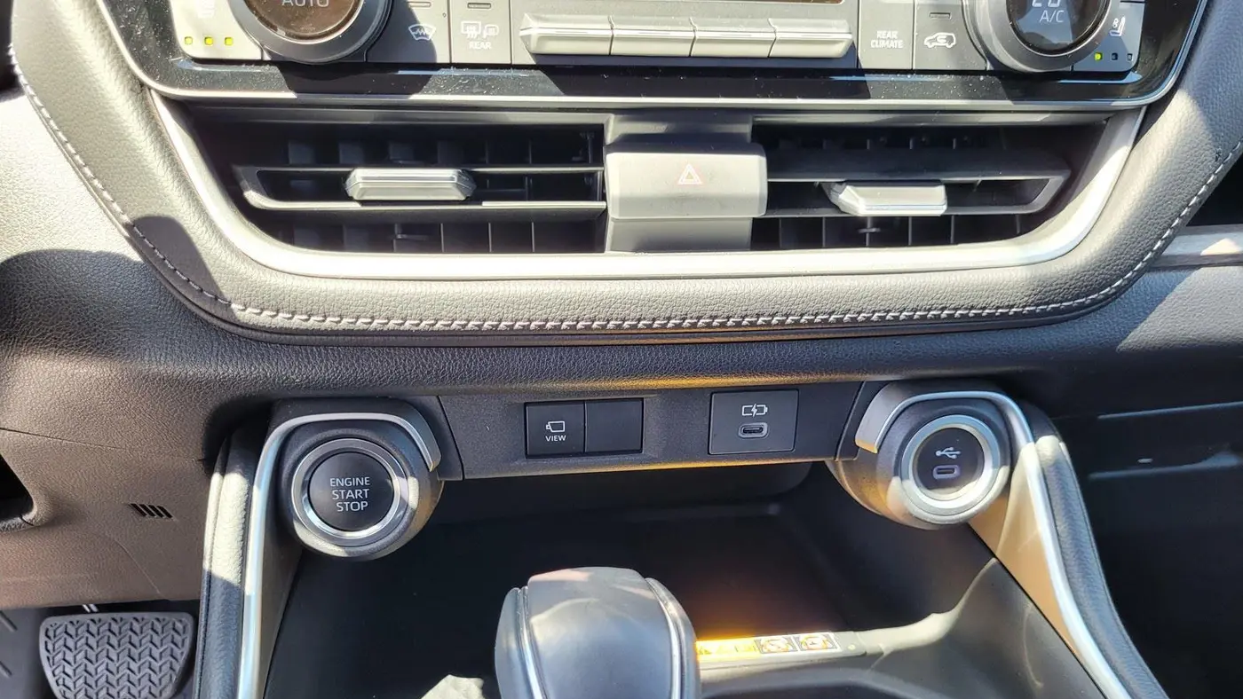 2025 Toyota Grand Highlander LE