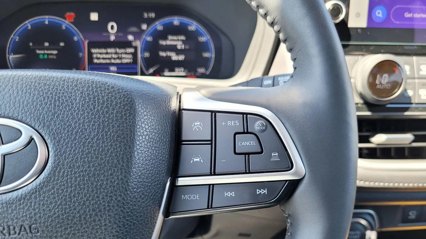 2025 Toyota Grand Highlander LE