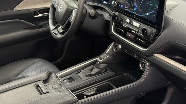 2025 Toyota Grand Highlander LE