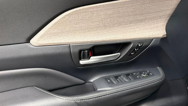 2025 Toyota Grand Highlander LE