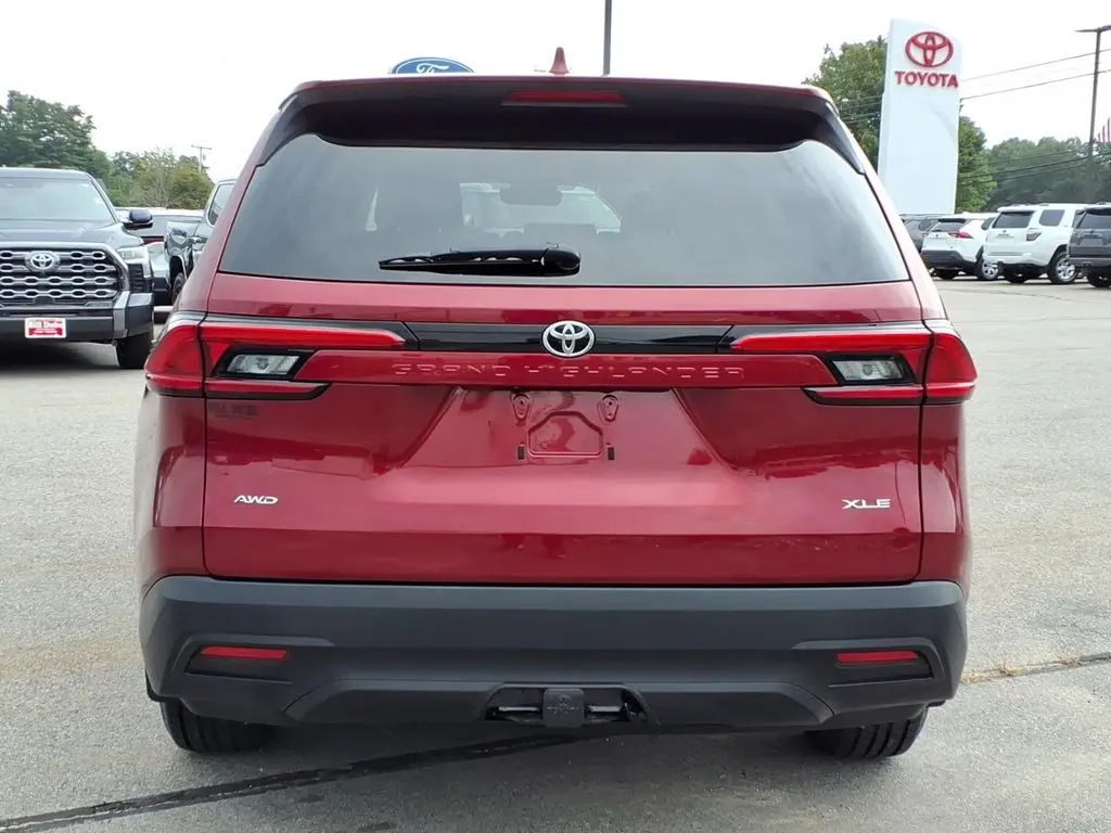 2024 Toyota Highlander - $43,776