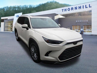 Photo of a 2024 Toyota Grand Highlander AWD XLE 4DR SUV for sale