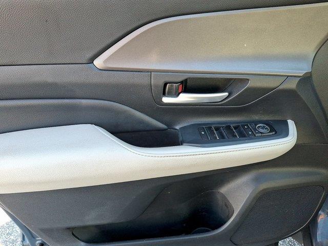 2024 Toyota Highlander - $39,999