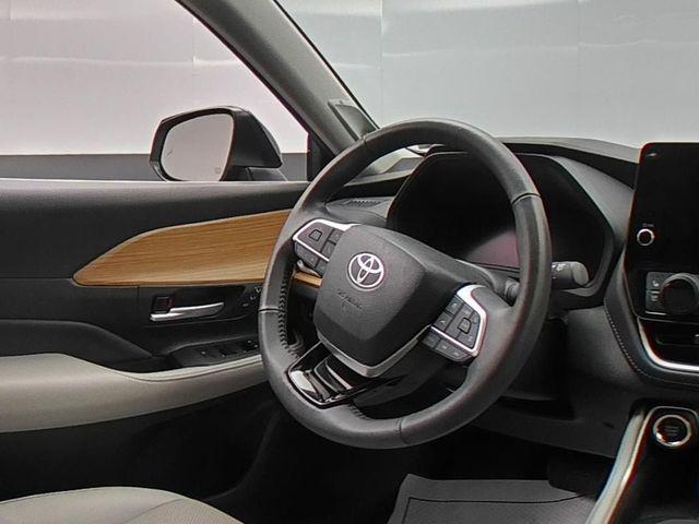 2025 Toyota Highlander - $48,717