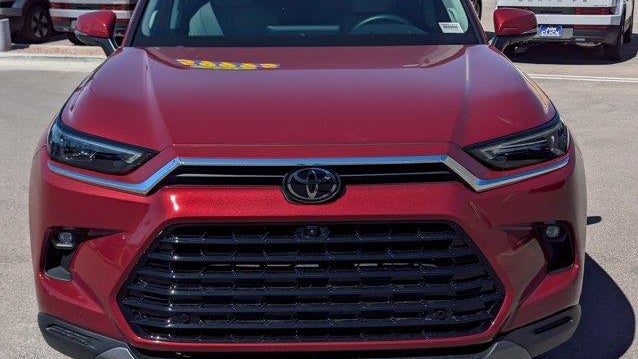 2025 Toyota Grand Highlander LE
