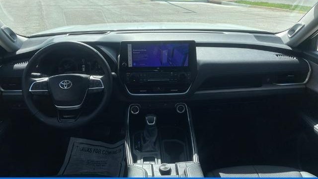 2025 Toyota Grand Highlander LE