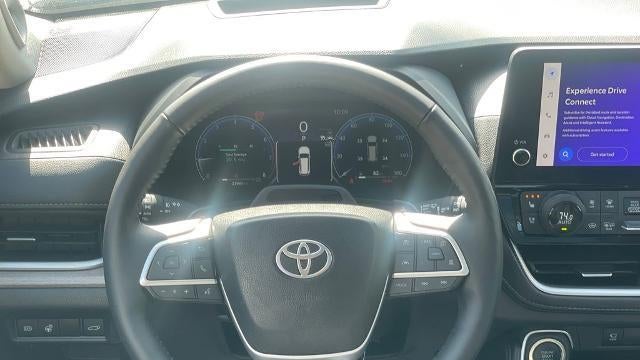 2025 Toyota Grand Highlander LE