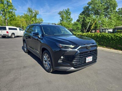 2025 Toyota Grand Highlander AWD LE 4DR SUV