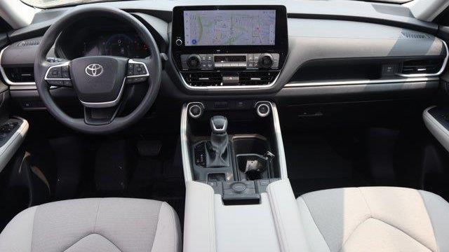 2025 Toyota Grand Highlander LE