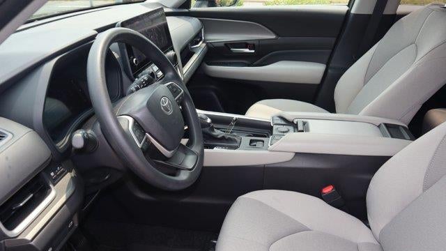 2025 Toyota Grand Highlander LE