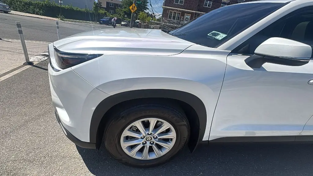 2025 Toyota Grand Highlander LE