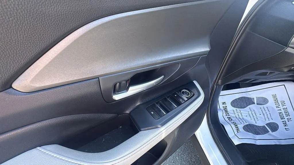 2025 Toyota Grand Highlander LE