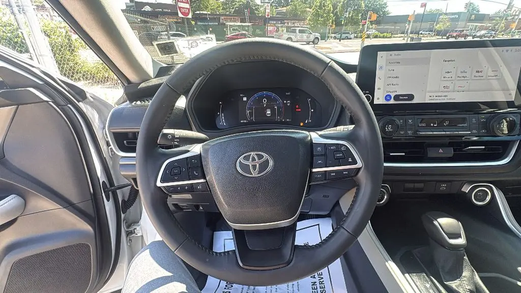 2025 Toyota Grand Highlander LE