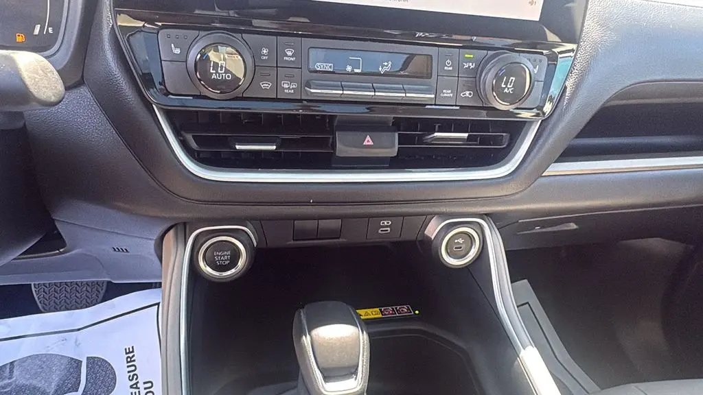 2025 Toyota Grand Highlander LE