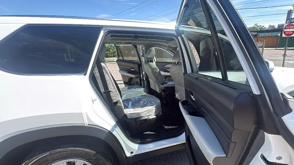 2025 Toyota Grand Highlander LE